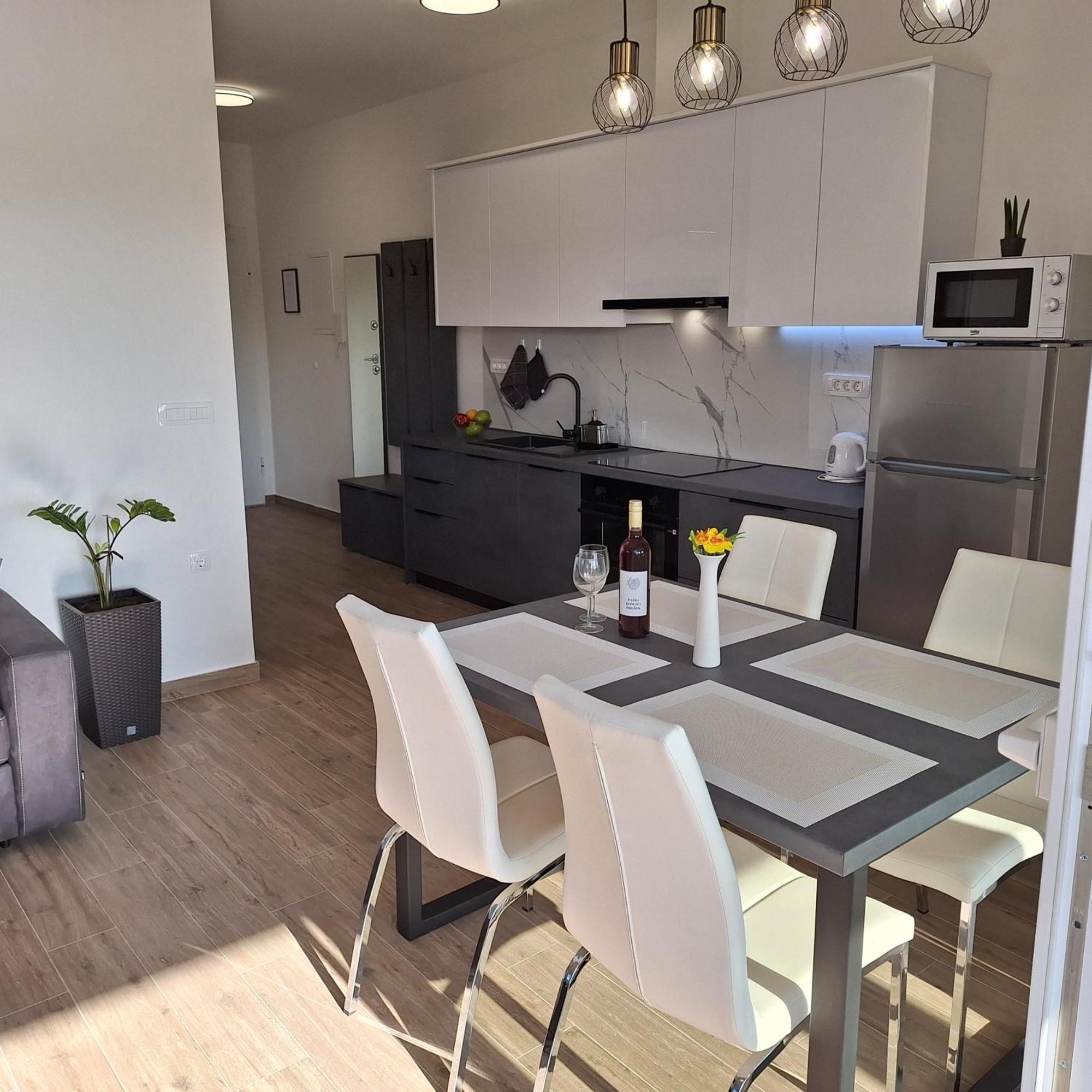 Apartments Elena & Lana ซาดาร์ ภายนอก รูปภาพ